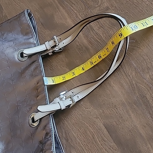 Michael Kors Gold Mirror Signature PVC and Leather Tote Gold tone large bag - Picture 7 of 16